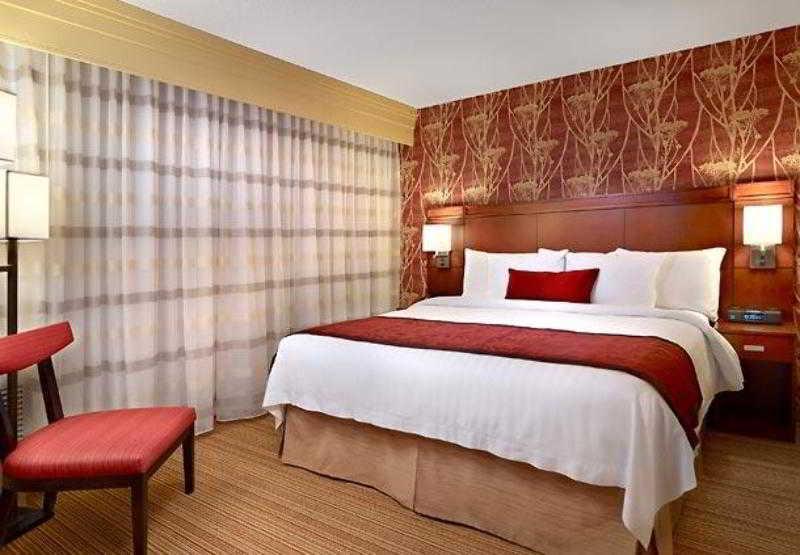 Hotel Courtyard By Marriott Edmonton West Exterior foto